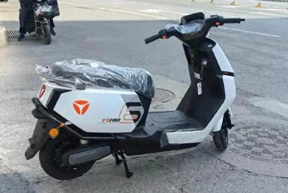 电瓶车换电池_机动车换电瓶_换电瓶麻烦吗