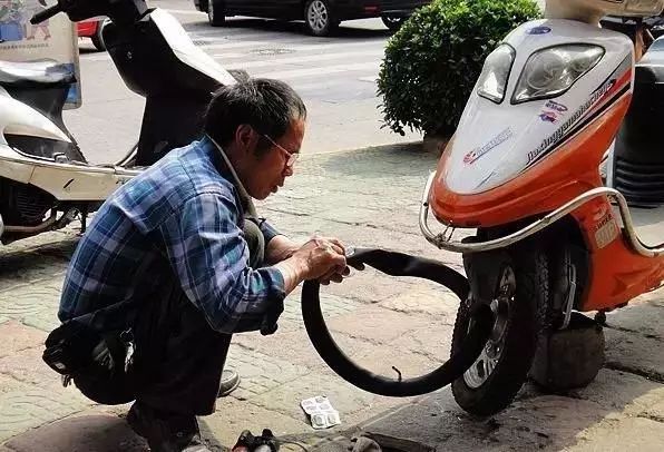 上门电瓶维修车电话是多少_电瓶车上门维修电话_附近修电瓶上门维修电话